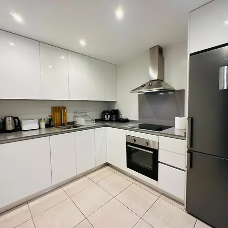 Elegant 2br Apt In Residential Area / Rooftop Pool * Marbella