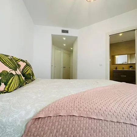 Elegant 2br Apt In Residential Area / Rooftop Pool Apartment Marbella