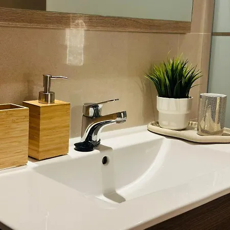 Elegant 2br Apt In Residential Area / Rooftop Pool Apartment *