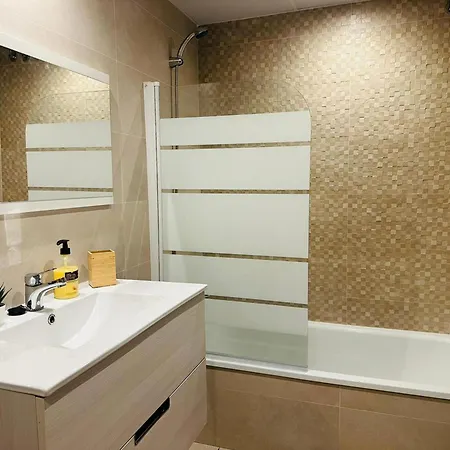 Elegant 2br Apt In Residential Area / Rooftop Pool Apartment Marbella