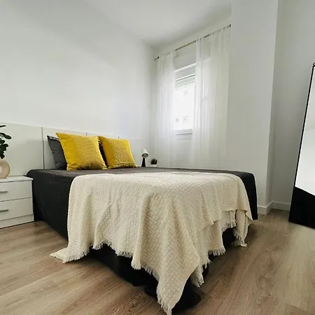 Elegant 2br Apt In Residential Area / Rooftop Pool Apartment